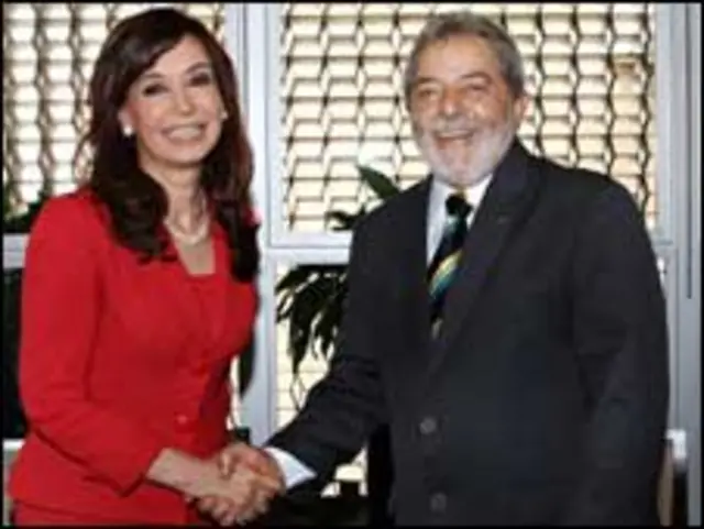 A presidente argentina, Cristina Kirchner, e o presidente Luiz Inácio Lula da Silva