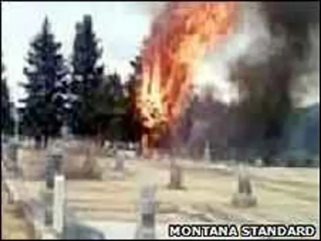 طیارہ قبرستان میں گر کر تباہ ہوا