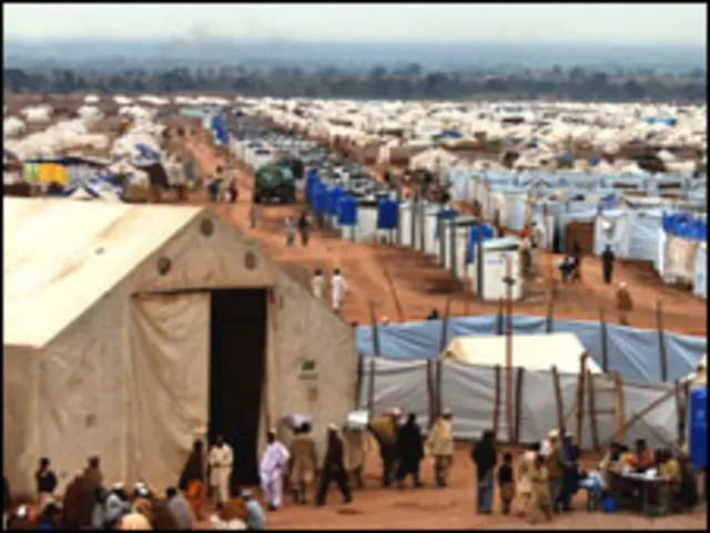 बजौर से आए विस्थापितों का एक कैंप