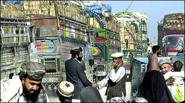 دغه سوداګر وايي د دوی په مالونو کې خوراکي توکي، درمل، تازه مېوې او نور توکي شامل دي چې پر پوله د ځنډېدو سره یې د ضایع کېدو وېره شته.