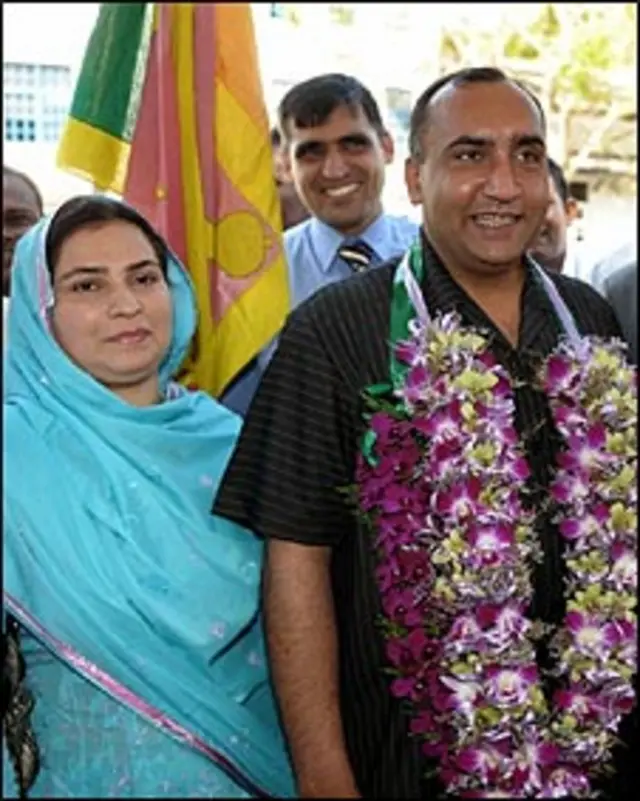 مہر خلیل اپنی اہلیہ کے ہمراہ