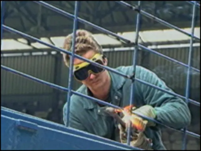 Демонтаж заградительных решеток