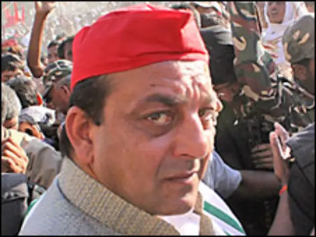 پھر فلموں کی شوٹنگ میں مصروف