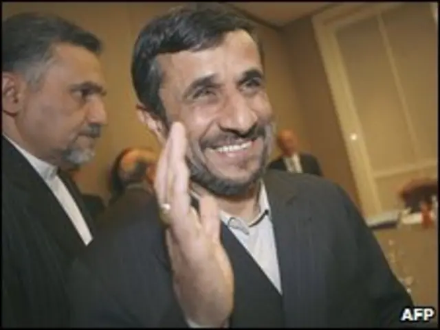 Ông Ahmadinejad tới hội thảo ở Geneva