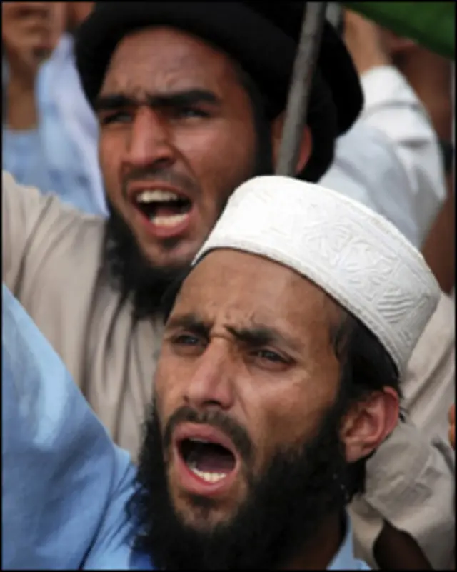 صدر آصف زرداری اپنے امریکی دورے میں پاکستان کی ’ کوونٹر انسرجنسی‘ پالیسی کے بارے میں امریکی حکام کو آگاہ کریں گے