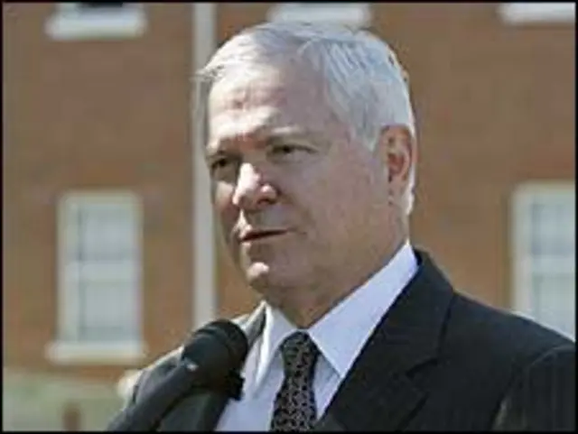 رابرٹ گیٹس کا یہ بھی کہنا تھا کہ ایف 22 جسے انیس سو اسی کی دہائی میں ڈیزائن کیا گیا تھا دفاعی حکمتِ عملی کے لحاظ سے اب مفید نہیں رہا۔