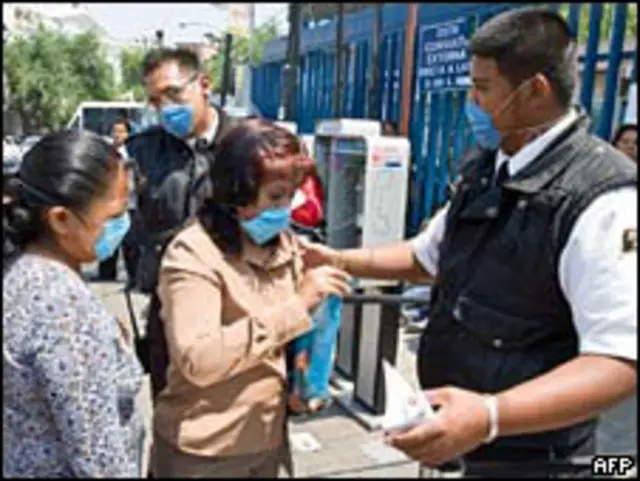 Phát mặt nạ phòng bệnh tại Mexico