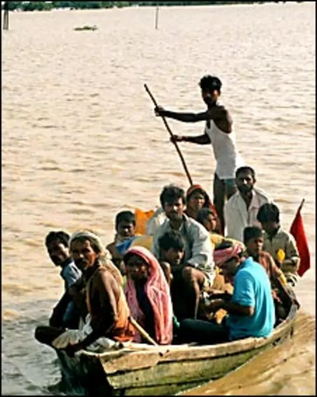 سیلاب کا پانی (فائل فودٹو)