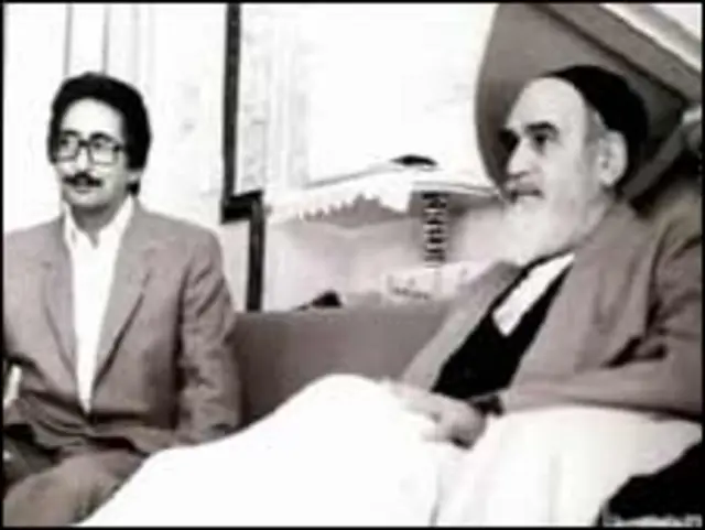 بنی‌صدر در کنار آیت الله خمینی