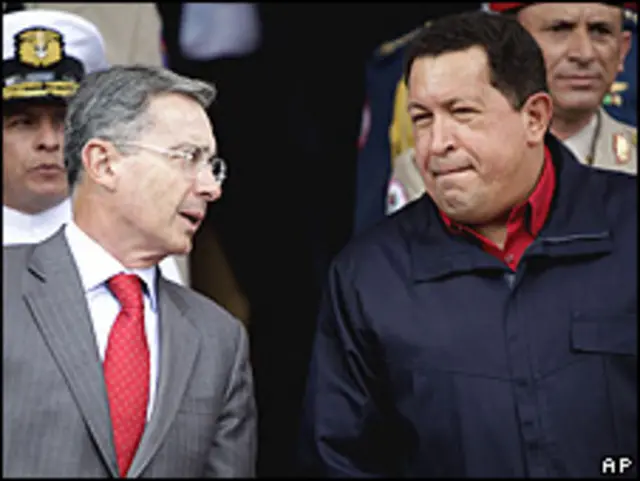 Chávez y Uribe pelean en cumbre de la unidad - BBC News Mundo