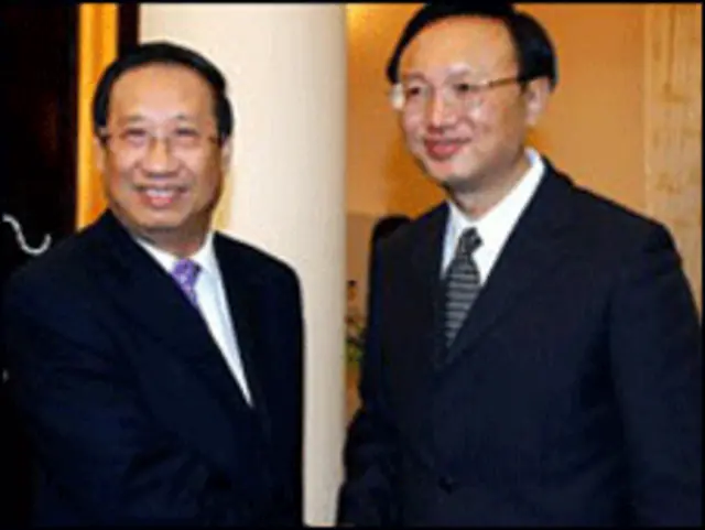 Hai Bộ trưởng Phạm Gia Khiêm và Dương Khiết Trì