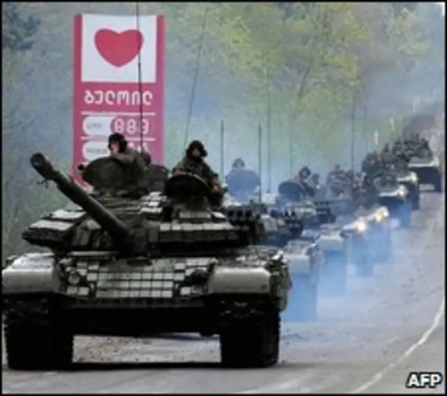 Xe tăng Gruzia bên ngoài thủ đô Tbilisi