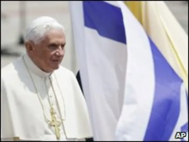 پاپ در بدو ورودش به اسرائیل از راه حلی مبتنی بر ایجاد دو کشور مستقل اسرائیلی و فلسطینی سخن گفت
