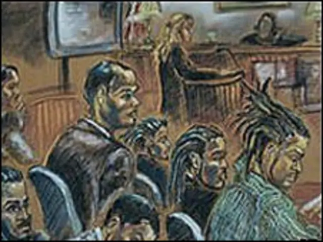 صورة للمتهمين بمحاولة تفجير برج سيرز في المحكمة