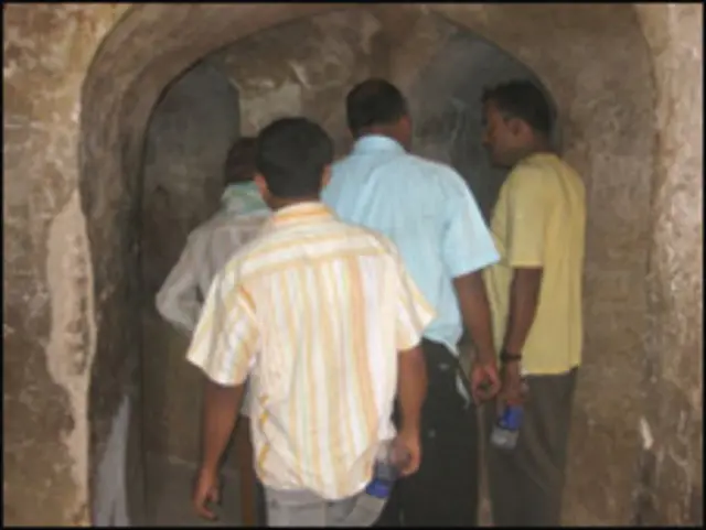 امام باڑے کی اوپر کی منزل میں بھول بھلیوں سے ثابت ہوا کہ دیواروں کے بھی کان ہوتے ہیں 