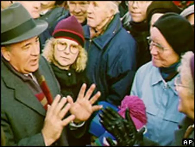 Михаил Горбачев