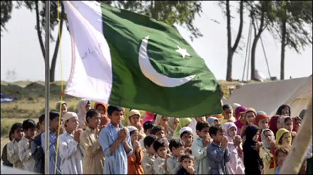 पाकिस्तान में लोकतंत्र के भविष्य के लिए नाजुक वक्त 