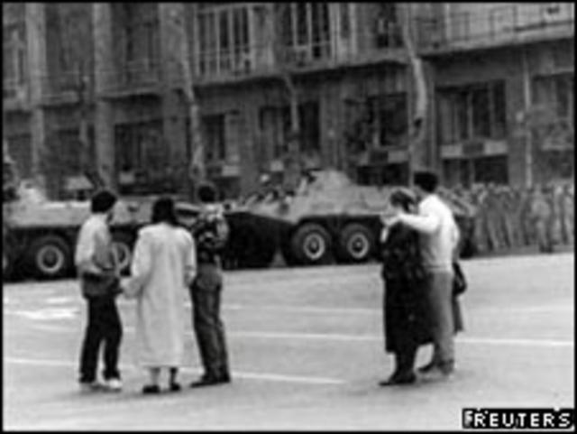 Советские танки в Тбилиси в апреле 1989 г.