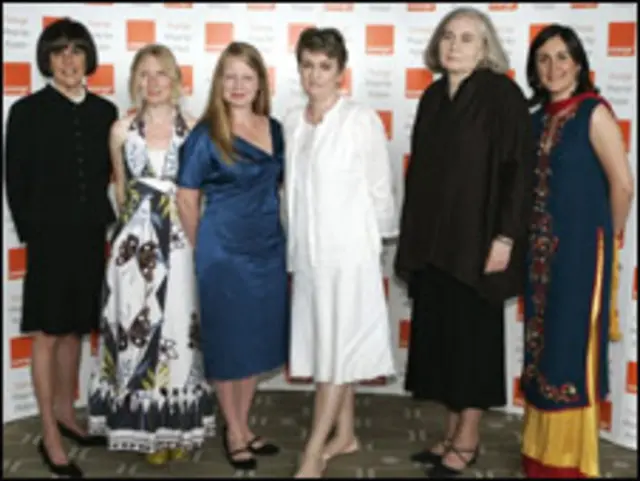 اس سال اورنج ایوارڈ کے لیے شارٹ لسٹ ہونے والی خواتین ناول نگاروں میں پاکستانی نژاد کاملہ شمسی بھی شامل تھیں۔