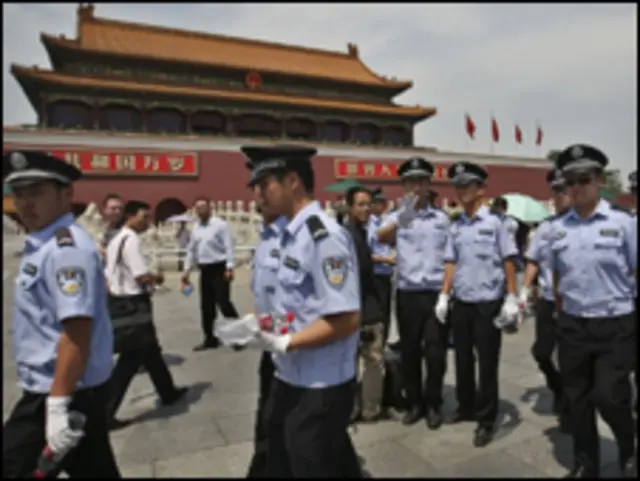 بیجنگ میں پولیس صحافیوں کو ٹیاننمین سکوائر تک نہیں جانے دے رہی