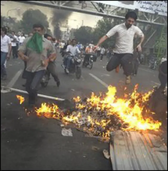 Bạo động trên đường phố Tehran