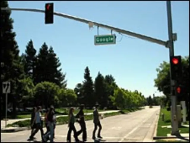 گوگل 41 زبانوں میں پہلے سے ہی دستیاب ہے