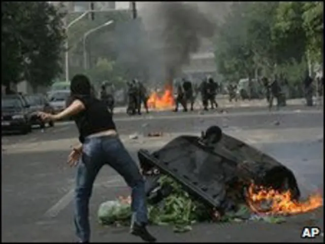 Bạo lực trên đường phố Tehran