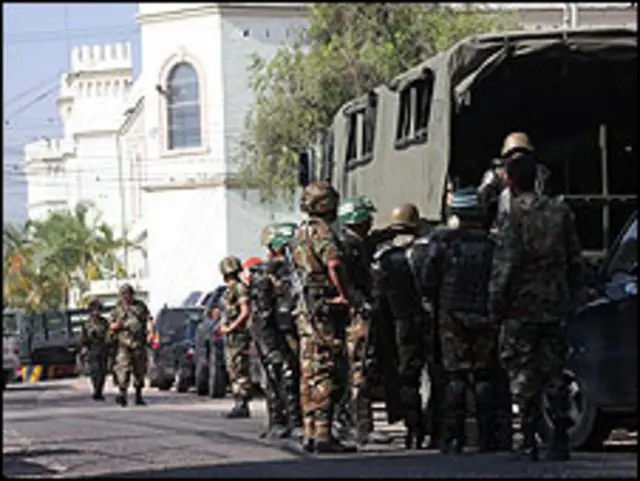 Los militares en el Estado Mayor Conjunto en Tegucigalpa. Cortesía de el diario La Prensa.