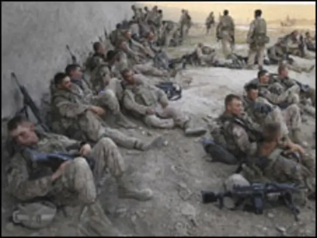 सोते हुए सैनिक