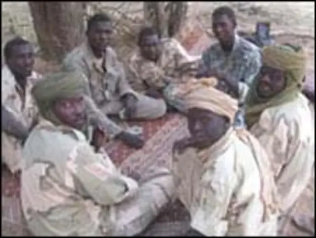 متمردون يلعبون الورق