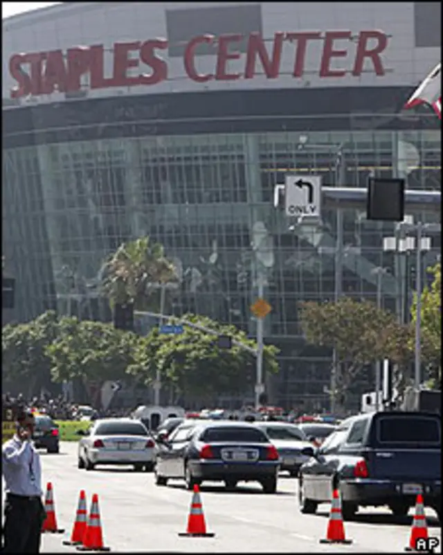 Staples Center de Los Angeles el día del servicio funerario a Michael jackson