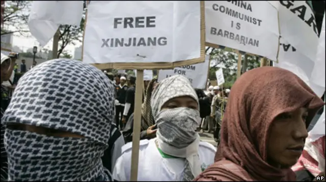 Biểu tình ủng hộ người Hồi Giáo Tân Cương (AP)