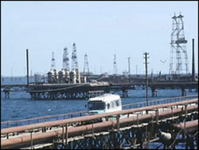 Нефтяная вышка в Азербайджане