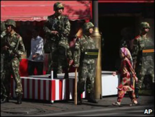 Quân cảnh Trung Quốc ở Tân Cương