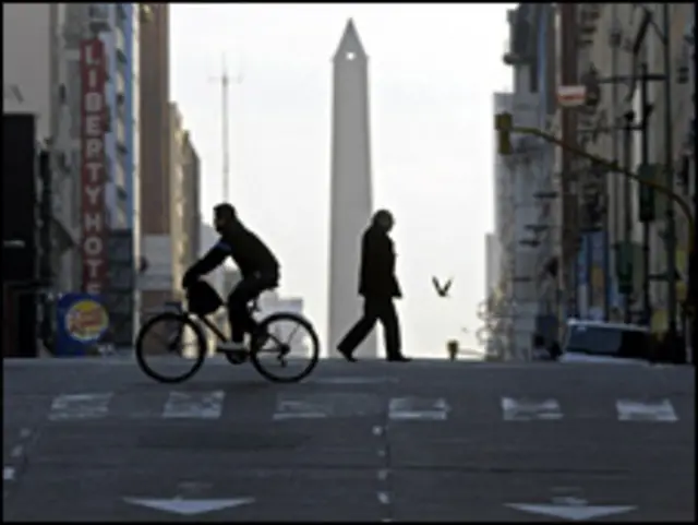 Calle de Buenos AIres al crepúsculo