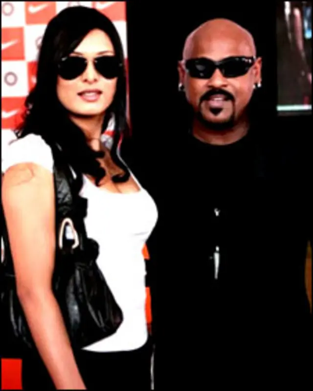 ونود کامبلی