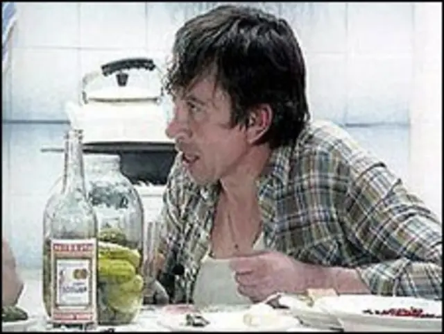 Кадр из телевизионной рекламы "МММ"