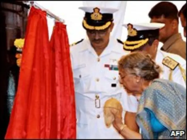 Lễ khánh thành tàu được tổ chức hôm Chủ Nhật