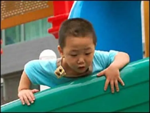 بسیاری از زوج ها در چین اجازه دارند فقط یک فرزند داشته باشند