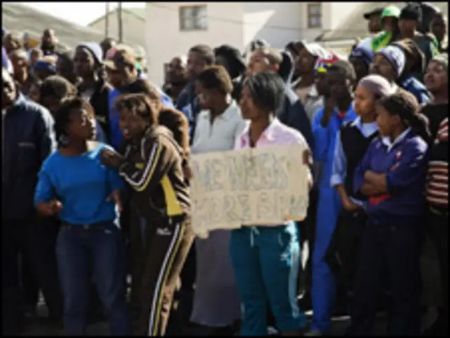 سكان الأحياء المزدحمة يطالبون بسكن مناسب