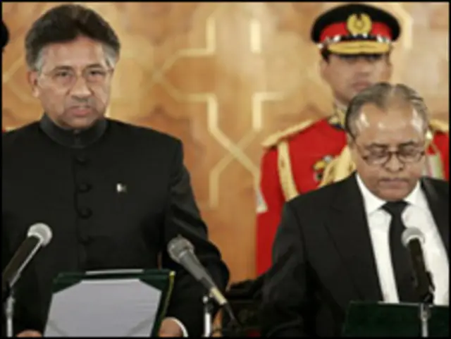 جنرل مشرف نے اپنے دور میں پی سی او کا بے دریغ استعمال کیا