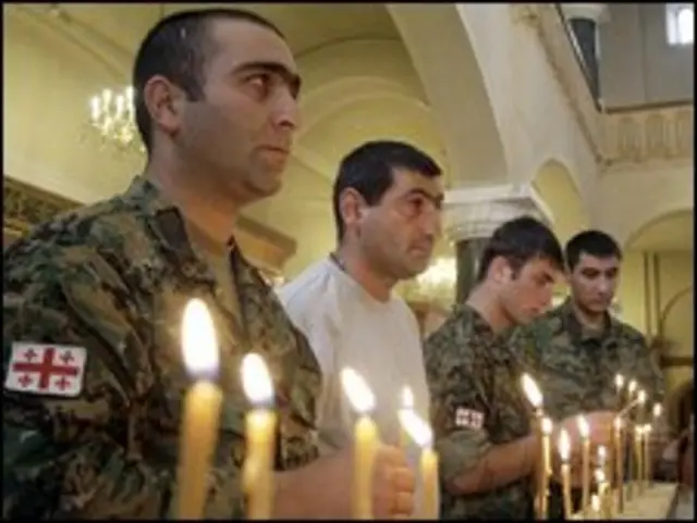 جنود جورجيون يحيون الذكرى الأولى للحرب مع روسيا