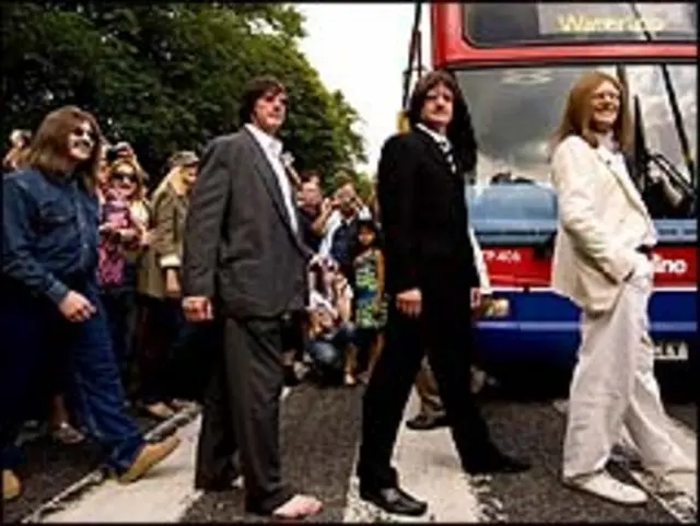 O trânsito foi parado por 10 minutos neste sábado no local