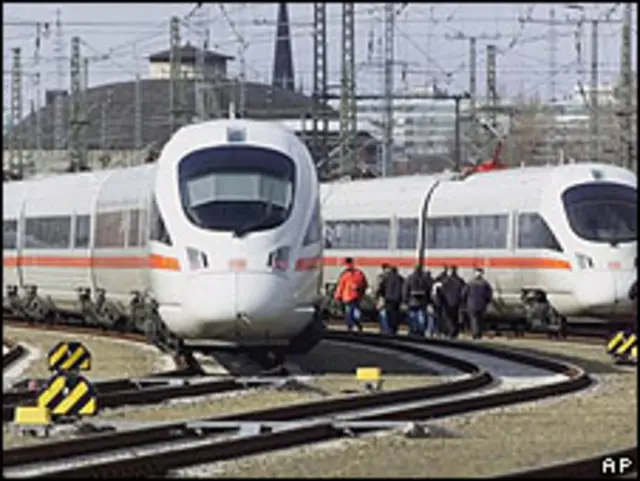 Trenes en Alemania. Foto de archivo.