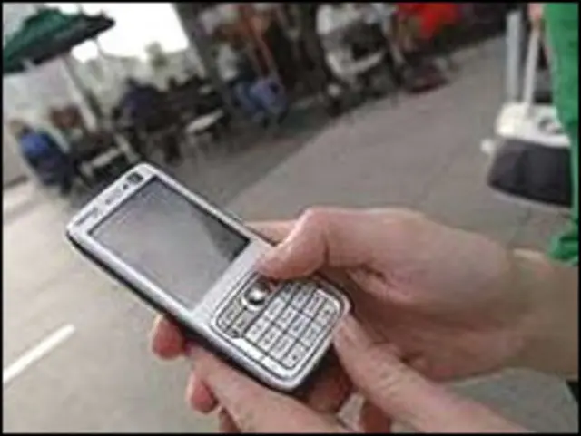 Jasa pengiriman SMS dihentikan menyusul kerusuhan etnis di Xinjiang