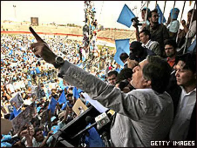 Último comício de Abdullah Abdullah em Cabul