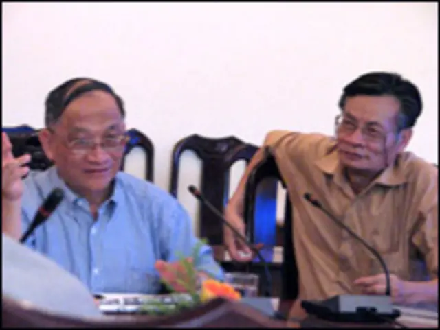 Hai tiến sỹ Lê Đăng Doanh và Nguyễn Quang A thuộc viện nghiên cứu IDS