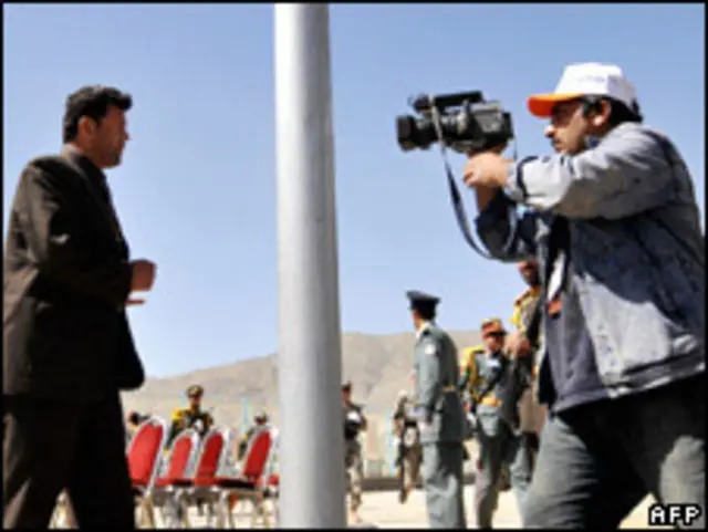 Các nhà báo Afghanistan tác nghiệp