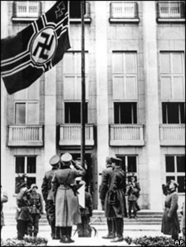 Нацистский флаг над Брестом