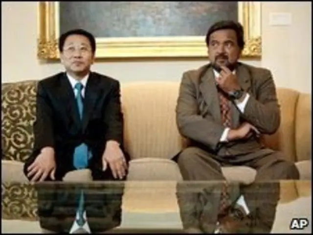 Bill Richardson dan pejabat Korea Utara